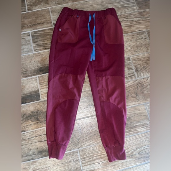 Figs Pants - Figs x Disney women’s scrub jogger pants